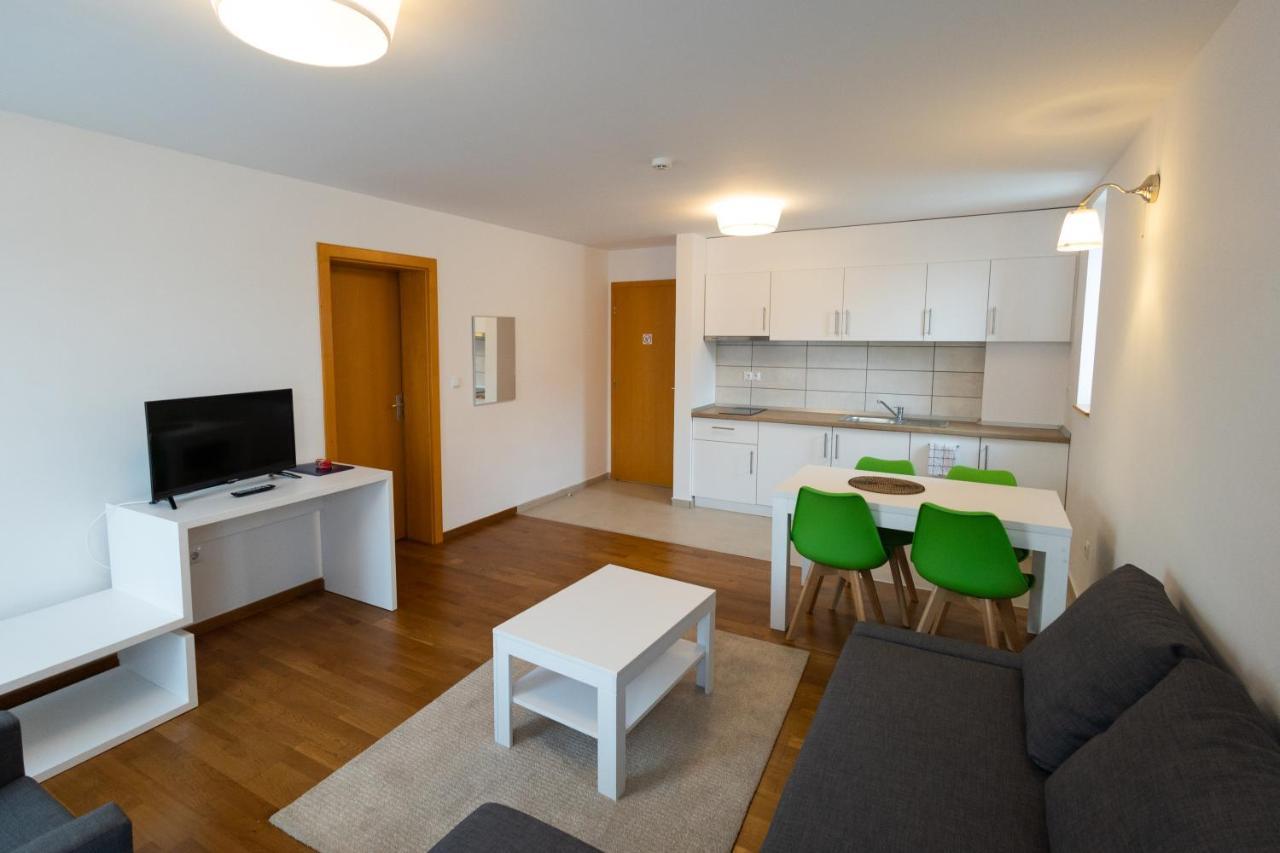 Merkur Apartments - Self Check-In Miercurea Ciuc Bagian luar foto